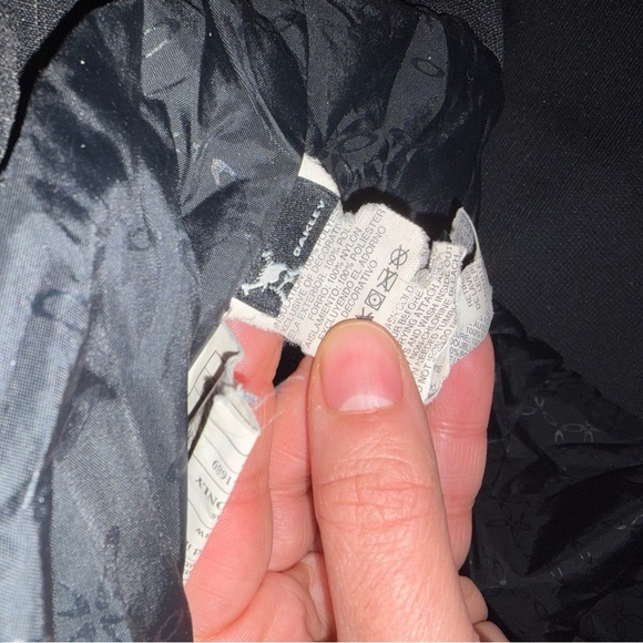 Oakley black snowboarding jacket Black Ski Jacket with Faux Fur Hood - Picture 5 of 9